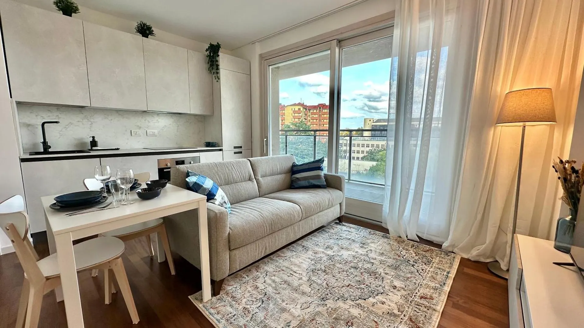 Giax Tower Premium Modern Milanese Flat With Gym Pool View & Box Apartment Italy