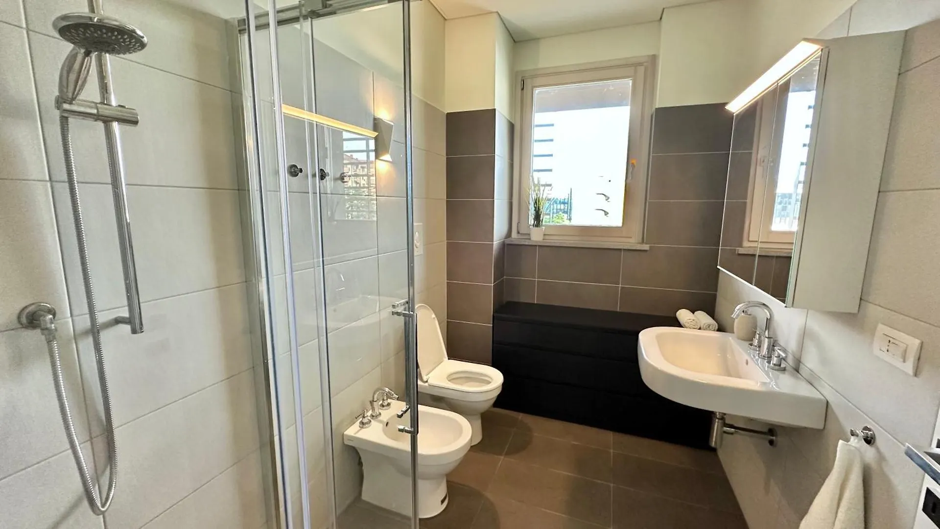 Apartamento Giax Tower Premium Modern Milanese Flat With Gym Pool View & Box