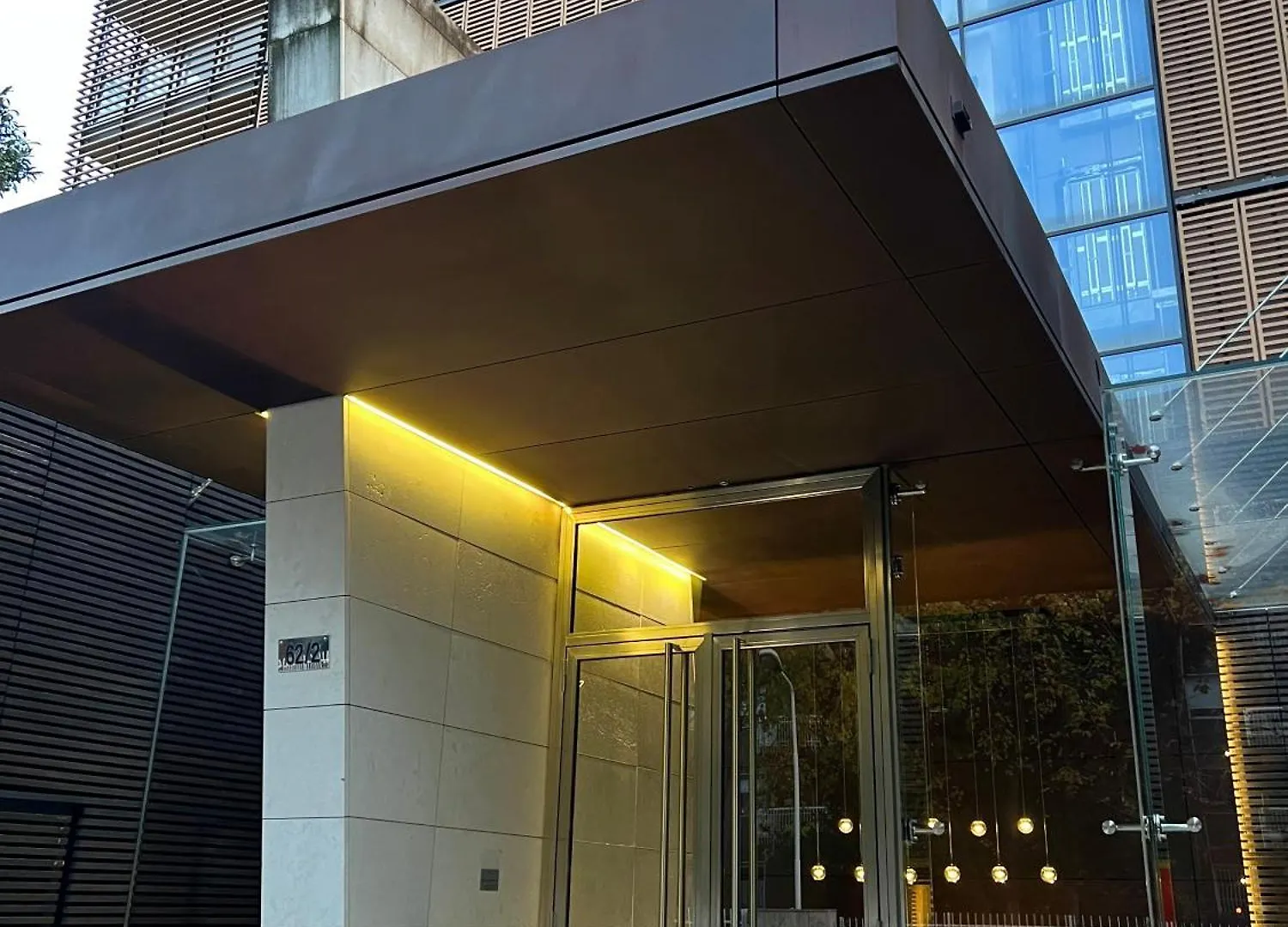 Giax Tower Premium Modern Milanese Flat With Gym Pool View & Box Apartment